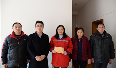 寒冬走访送温暖 浓浓情意暖人心 AG尊时凯龙人生就博官方网站集团公司开展“送温暖”慰问活动