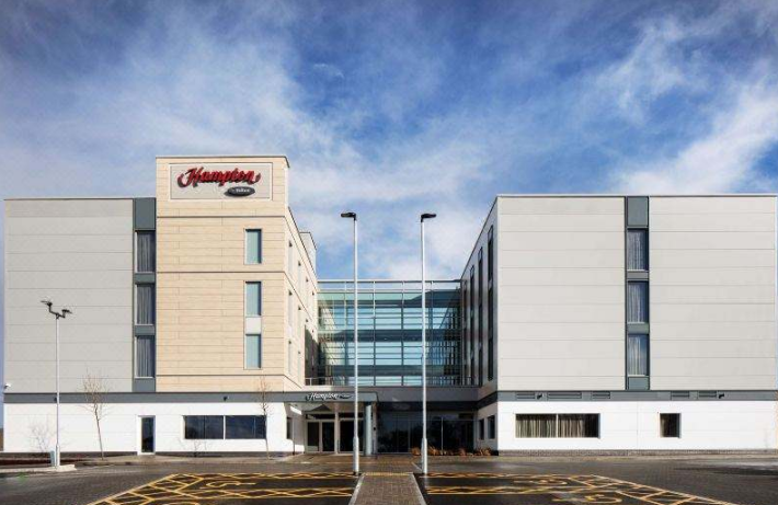 《7790必发集团在全球》系列报道之一——英国布里斯托机场希尔顿欢朋酒店